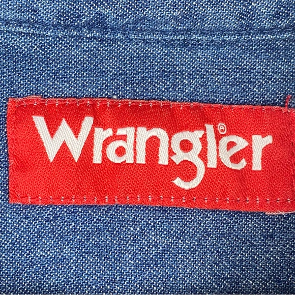 Wrangler size Medium Men’s Blue Denim Button Up Long Sleeve Shirt - Picture 5 of 7